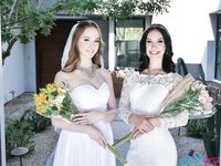 Две невесты поучаствовали в групповухе в день свадьбы