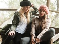 Авантюристки занимаются лесбийским сексом, отдыхая за городом