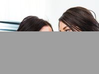 Красотки Анджела Уайи и Джина Валентина отдались одному парню