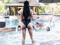 Групповая ебля у бассейна с звездами порно студии Браззерс