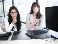 Офисные подружки Элисон Рей и Джина Валентина делают куни