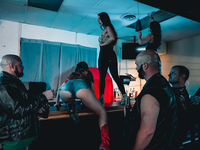 Лена Пауль трахается с мужиком в ночном клубе