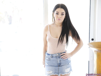 Мира Стоун дрочит пилотку во время поцелуев со своим братом