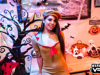 Две телки поддерживают Лену Андерсен за сиськи во время ебли