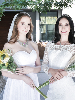 Две невесты поучаствовали в групповухе в день свадьбы