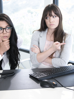 Офисные подружки Элисон Рей и Джина Валентина делают куни