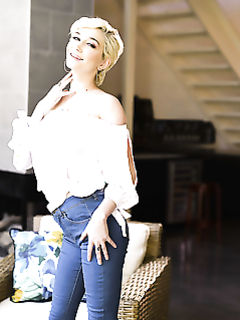 Скай Блу и Лена Пауль кончили во время лесбийской оргии друг с другом