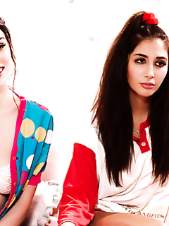 Джина Валентина устроила со своими подругами групповую лесбийскую оргию